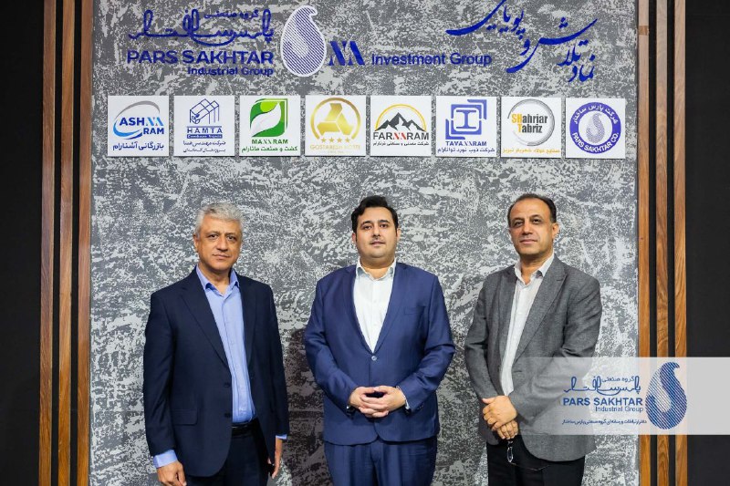 گزارش تصویری – سری دوم// سومین روز حضور “صنایع معدنی و فولادی گروه صنعتی پارس ساختار”  در نمايشگاه تبریزمتافو   💎شرکت های صنایع فولاد شهریار تبریز، ذوب نورد توانارام، معدنی فرنارام و بازرگانی آشنارام از شرکت های زیر مجموعه گروه صنعتی پارس ساختار تا روز یکشنبه  ۲۷ مهرماه از ساعت ۱۴ الی ۲۱ در محل مرکز نمایشگاه های دائمی تبریز، سالن امیرکبیر، میزبان بازدید کنندگان محترم هستند.