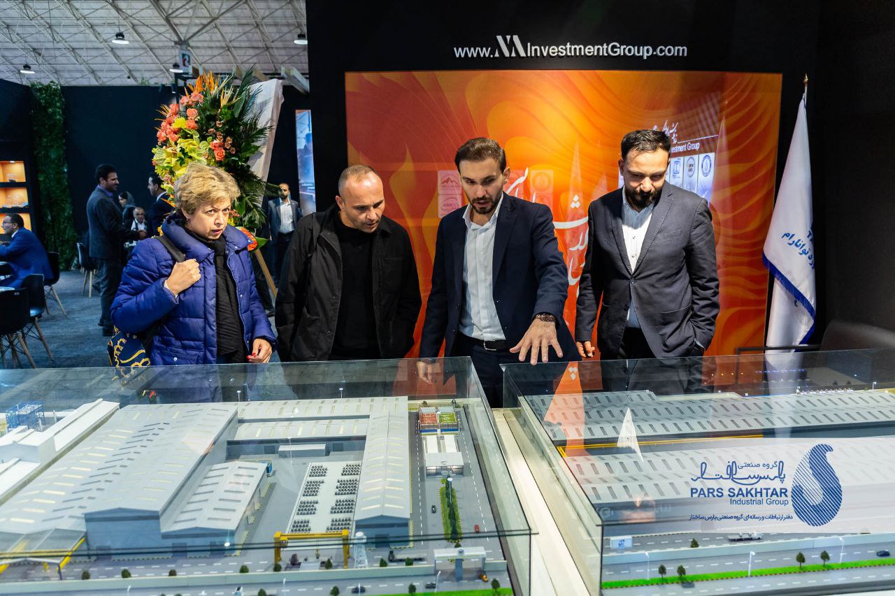 گزارش تصویری// سومین روز حضور “صنایع معدنی و فولادی گروه صنعتی پارس ساختار”  در نمايشگاه تبریزمتافو   💎شرکت های صنایع فولاد شهریار تبریز، ذوب نورد توانارام، معدنی فرنارام و بازرگانی آشنارام از شرکت های زیر مجموعه گروه صنعتی پارس ساختار تا روز یکشنبه  ۲۷ مهرماه از ساعت ۱۴ الی ۲۱ در محل مرکز نمایشگاه های دائمی تبریز، سالن امیرکبیر، میزبان بازدید کنندگان محترم هستند.