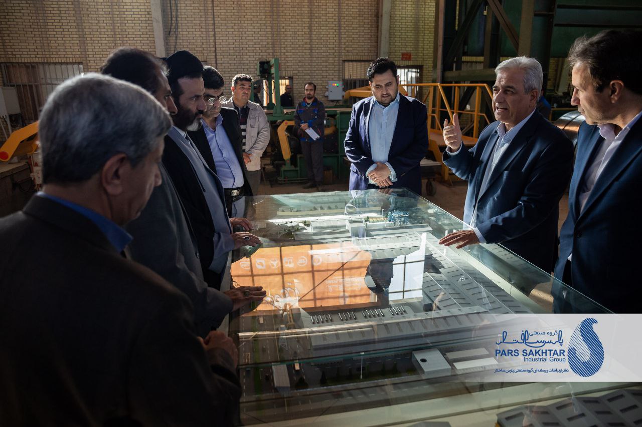 گزارش تصویری//بازدید جمعی از نمایندگان مجلس شورای اسلامی و عضو کمیسیون صنایع و معادن از شرکت های پارس ساختار و فولاد شهریار تبریز با حضور مهندس اباذر رئیس هیئت عامل گروه صنعتی پارس ساختار
