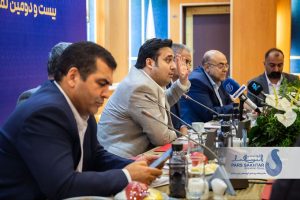 گزارش تصویری // نشست خبری دکتر نواده اباذر مدیر ارشد اجرایی گروه صنعتی پارس ساختار و رئیس انجمن فولاد آذربایجان در آستانه بیست و دومین دوره نمایشگاه بین المللی تبریز متافو در سالن آمفی تئاتر هتل گسترش