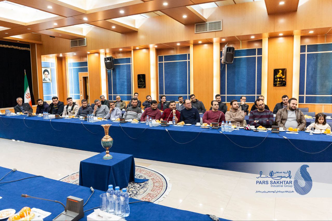 گزارش تصویری از مراسم اهدای جوایز نفرات برتر دومین دوره مسابقات ورزشی کارکنان گروه صنعتی پارس ساختار با حضور دکتر نواده اباذر مدیر ارشد اجرایی گروه صنعتی پارس ساختار /سری اول