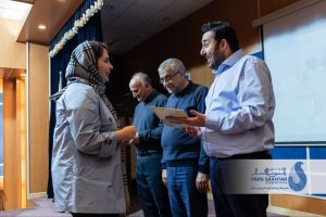 گزارش تصویری از مراسم اهدای جوایز نفرات برتر دومین دوره مسابقات ورزشی کارکنان گروه صنعتی پارس ساختار با حضور دکتر نواده اباذر مدیر ارشد اجرایی گروه صنعتی پارس ساختار /سری اول